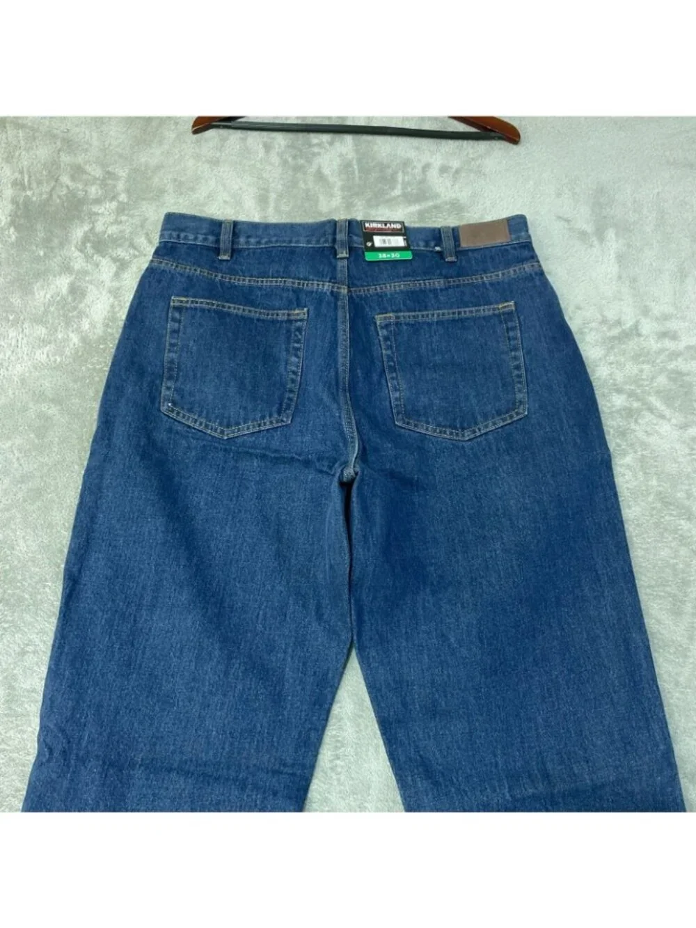NWT Kirkland Signature Men's 38x30 Blue Relaxed Fit Jeans Denim